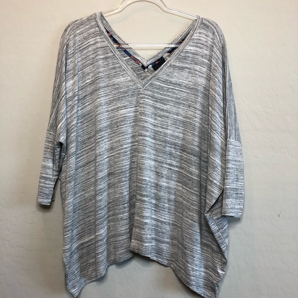 dolan Gray Herringbone Batwing Sleeve Top D1